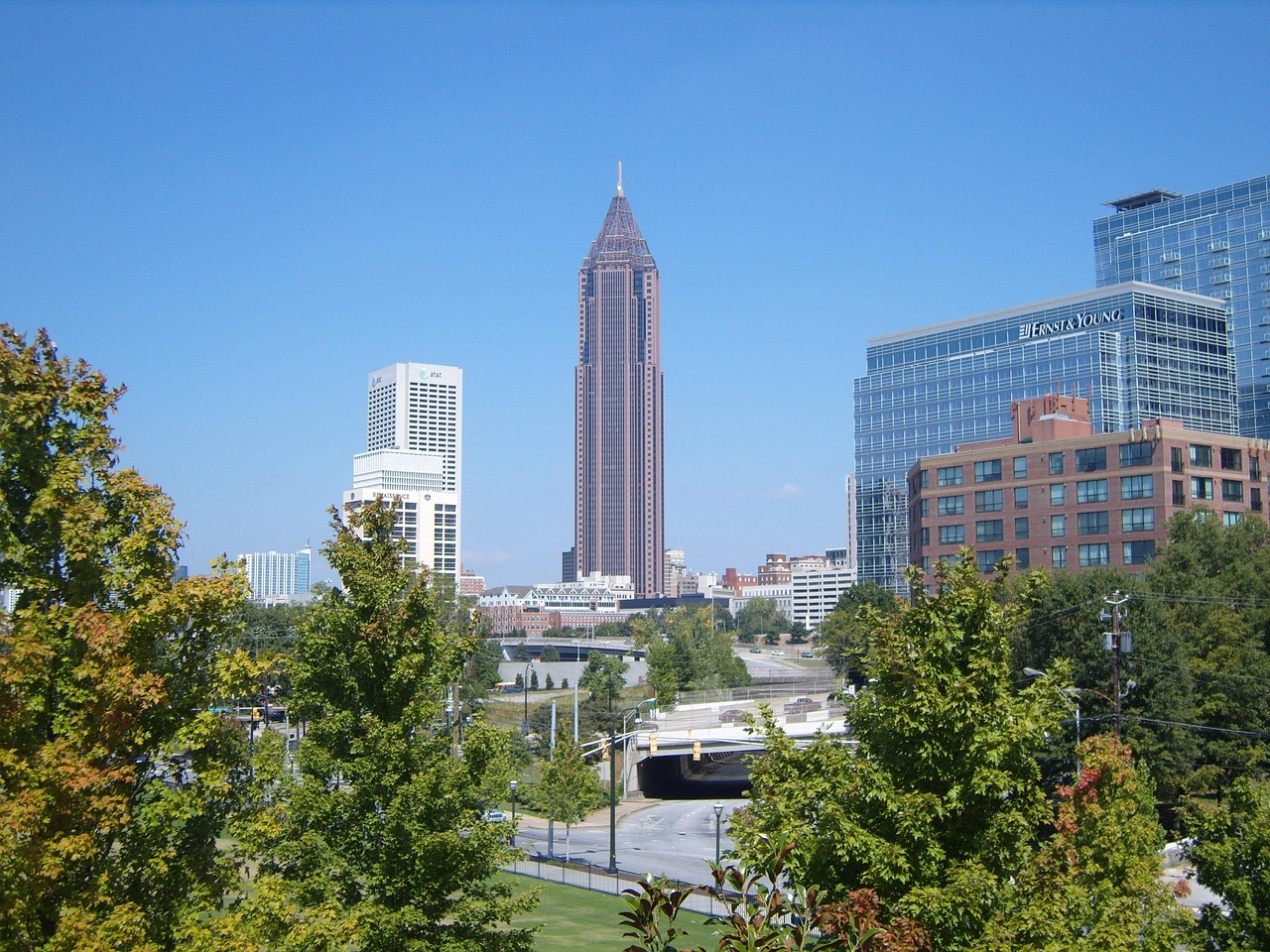 信宜市最新地皮出售，投资机遇的交汇点